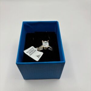 Bella Luce 7.77CTW Diamond Simulant, Eterno Yellow Ring Size 6